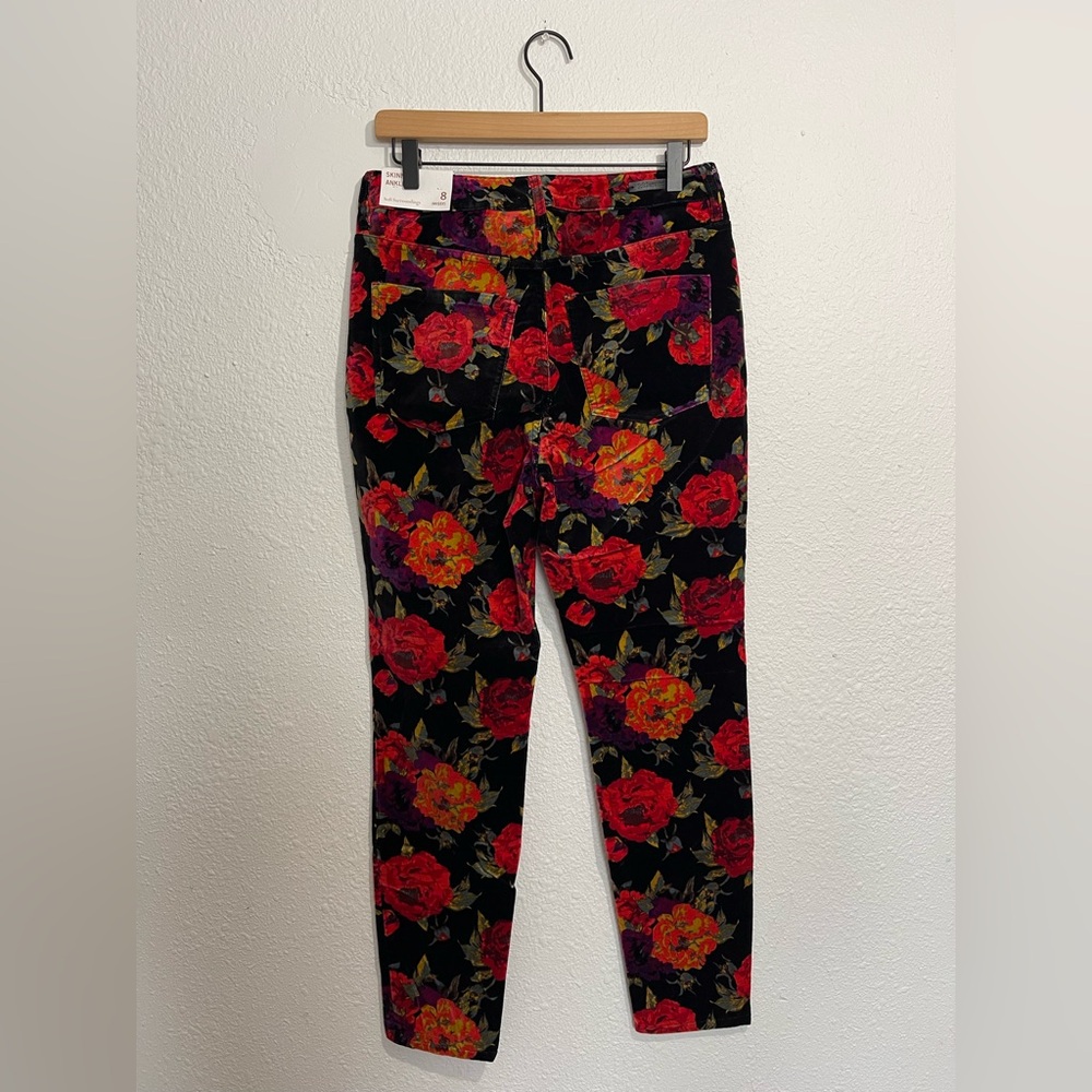 SOFT SURROUNDINGS Velvet Black Floral High Rise Skinny Pants Size 8 NWT - Picture 3 of 5